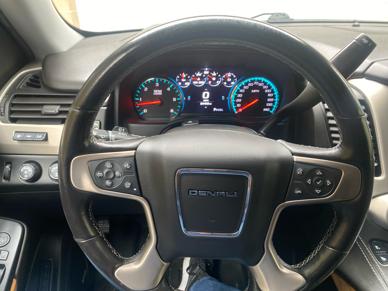 GMC Yukon Denali 4WD 2020 GMC Yukon Denali 4WD 2020