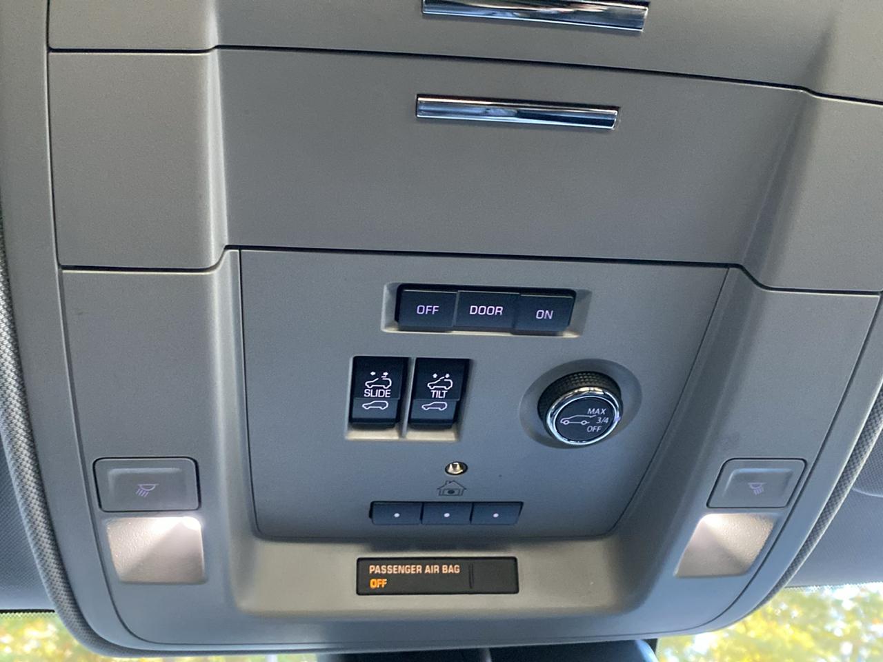 GMC Yukon Denali 4WD 2020