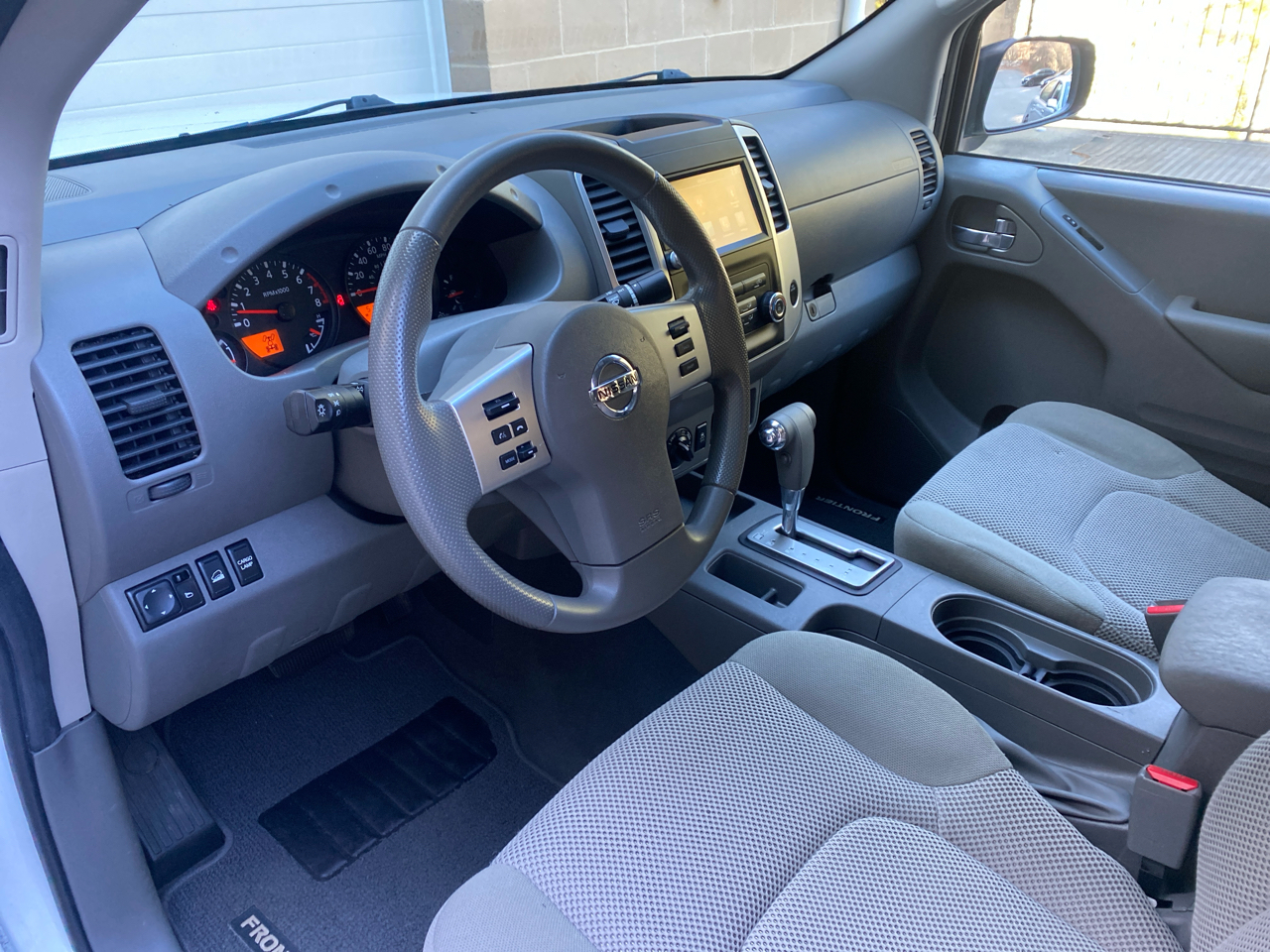 Nissan Frontier SL Crew Cab 5AT 4WD 2019