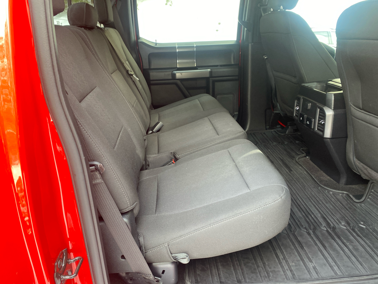 Ford F-150 4WD SuperCrew 145" XLT 2019