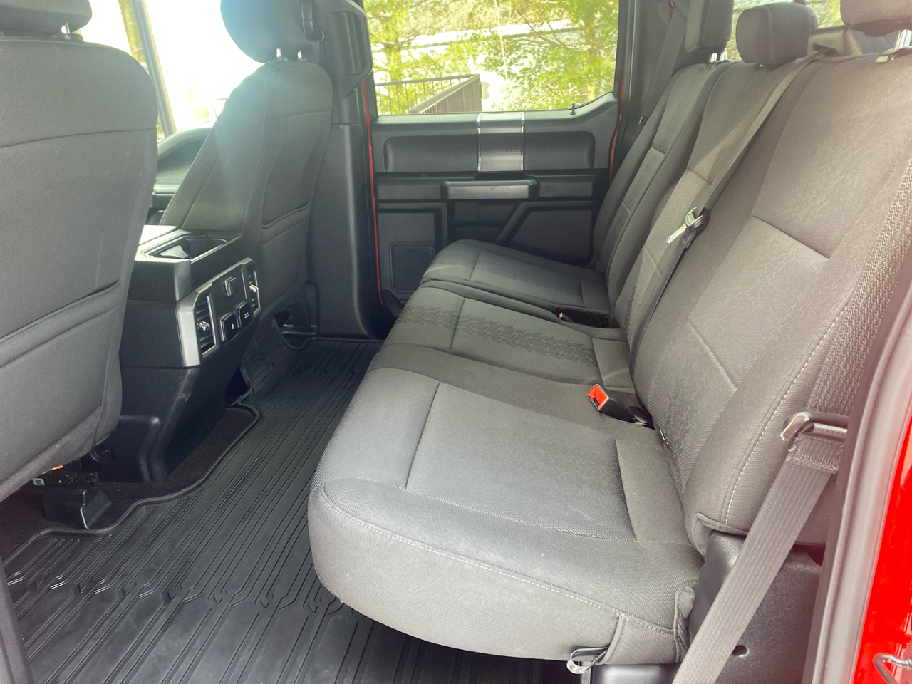 Ford F-150 4WD SuperCrew 145" XLT 2019