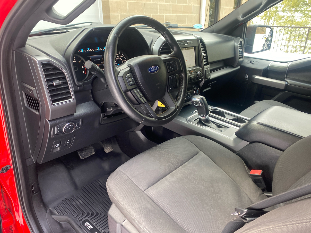 Ford F-150 4WD SuperCrew 145" XLT 2019