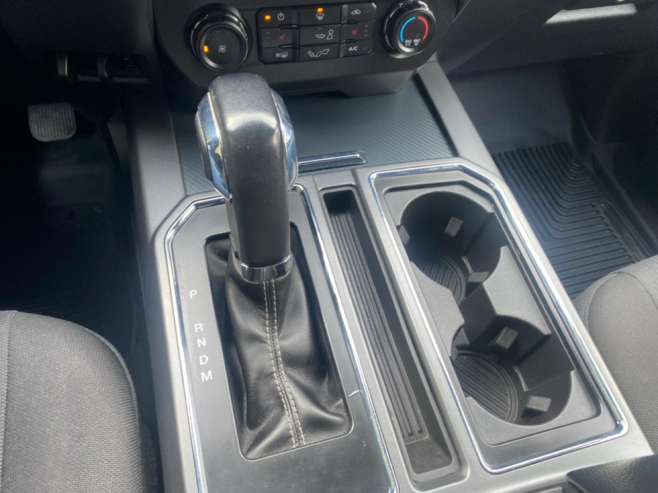 Ford F-150 4WD SuperCrew 145" XLT 2019