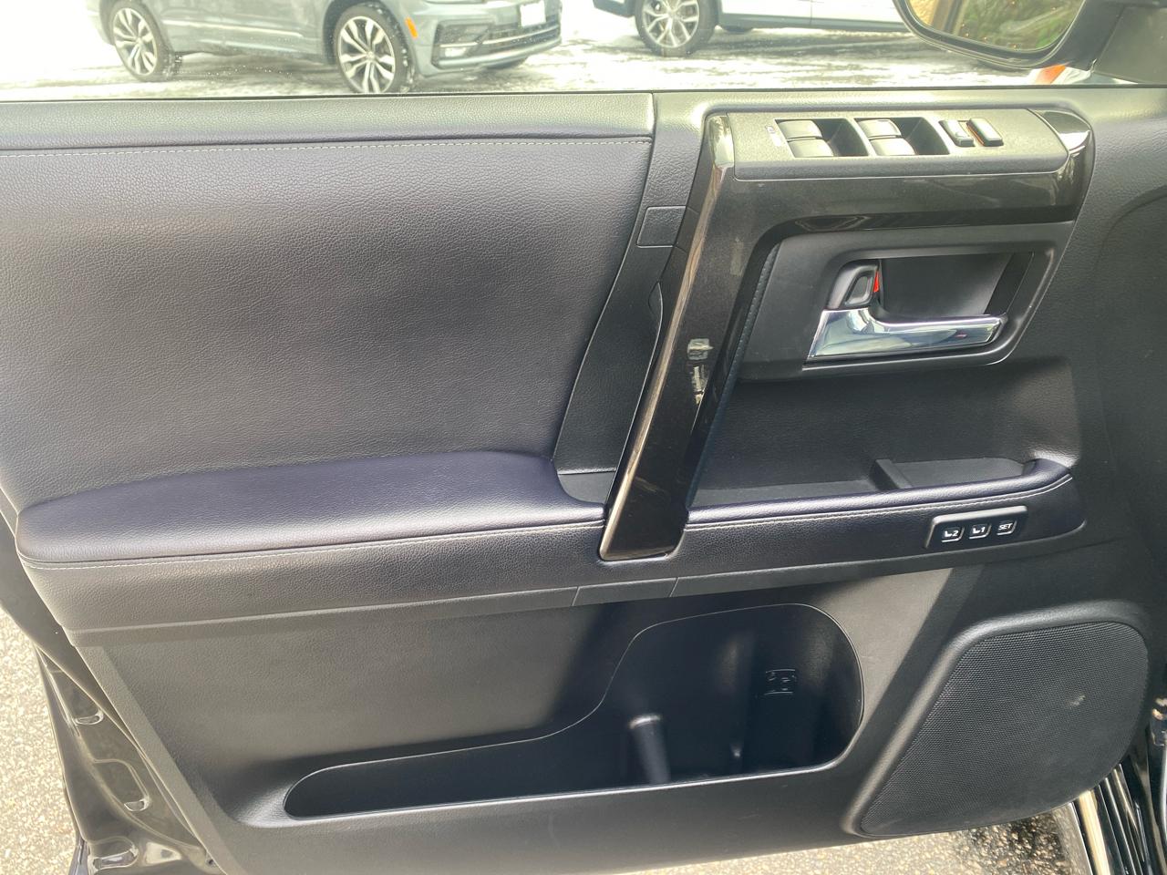 Toyota 4Runner Nightshade 4WD 2021