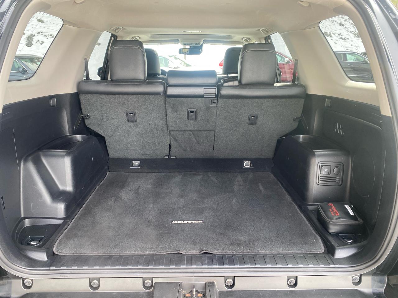 Toyota 4Runner Nightshade 4WD 2021