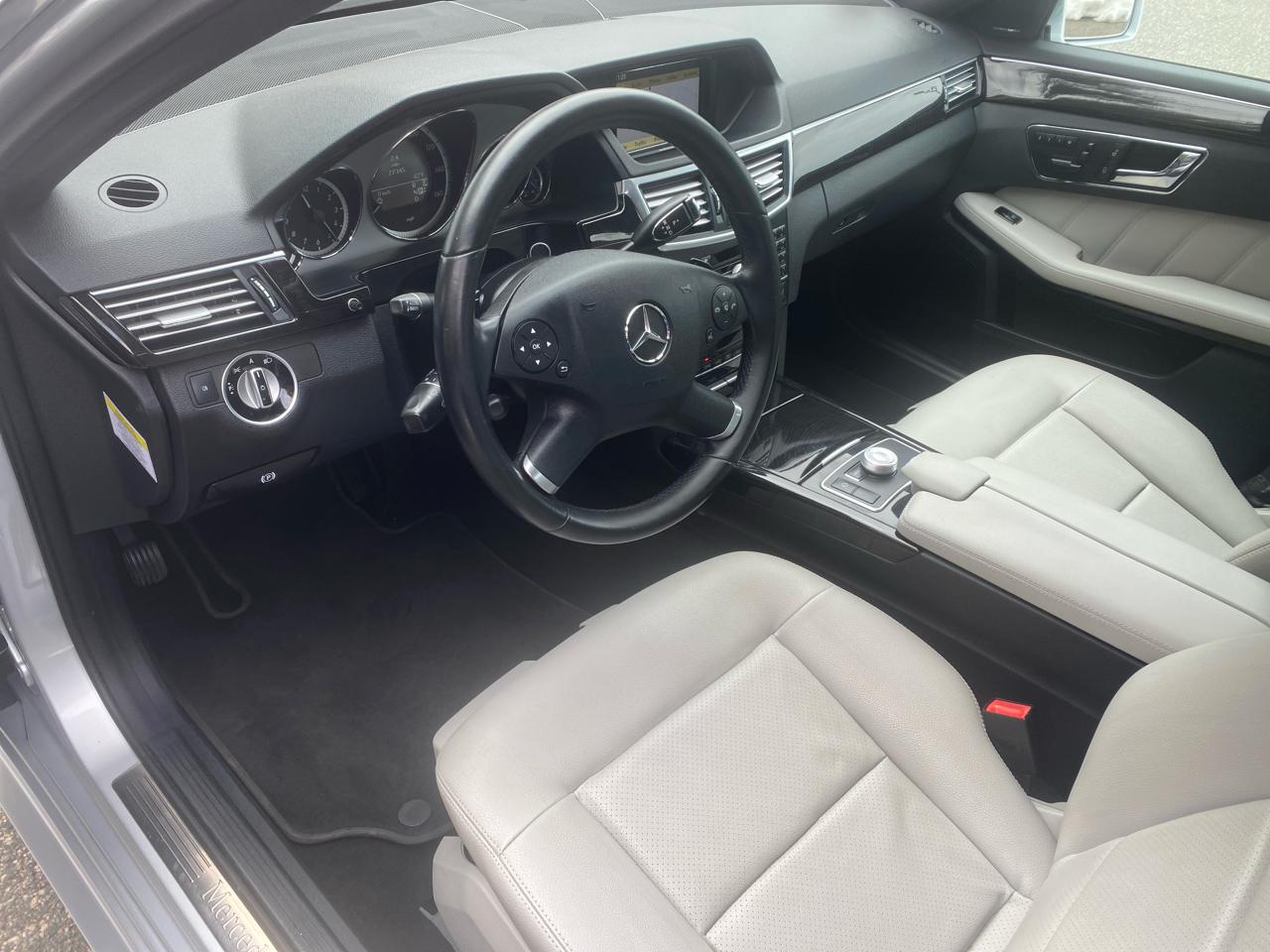 Mercedes-Benz E-Class E350 Sedan 4MATIC 2011