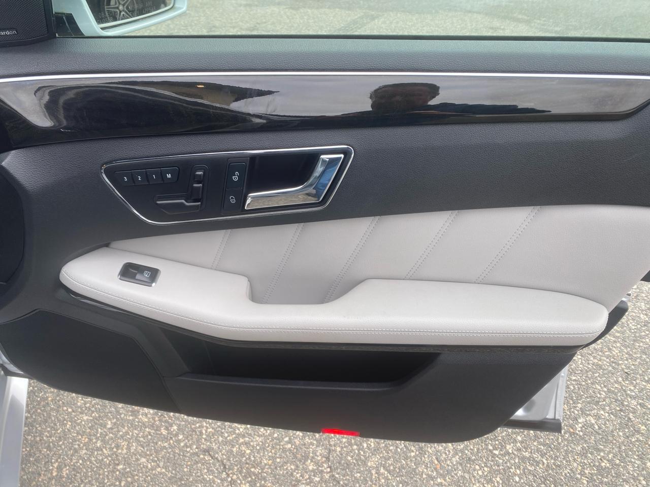 Mercedes-Benz E-Class E350 Sedan 4MATIC 2011