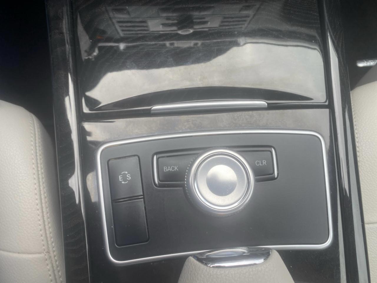 Mercedes-Benz E-Class E350 Sedan 4MATIC 2011