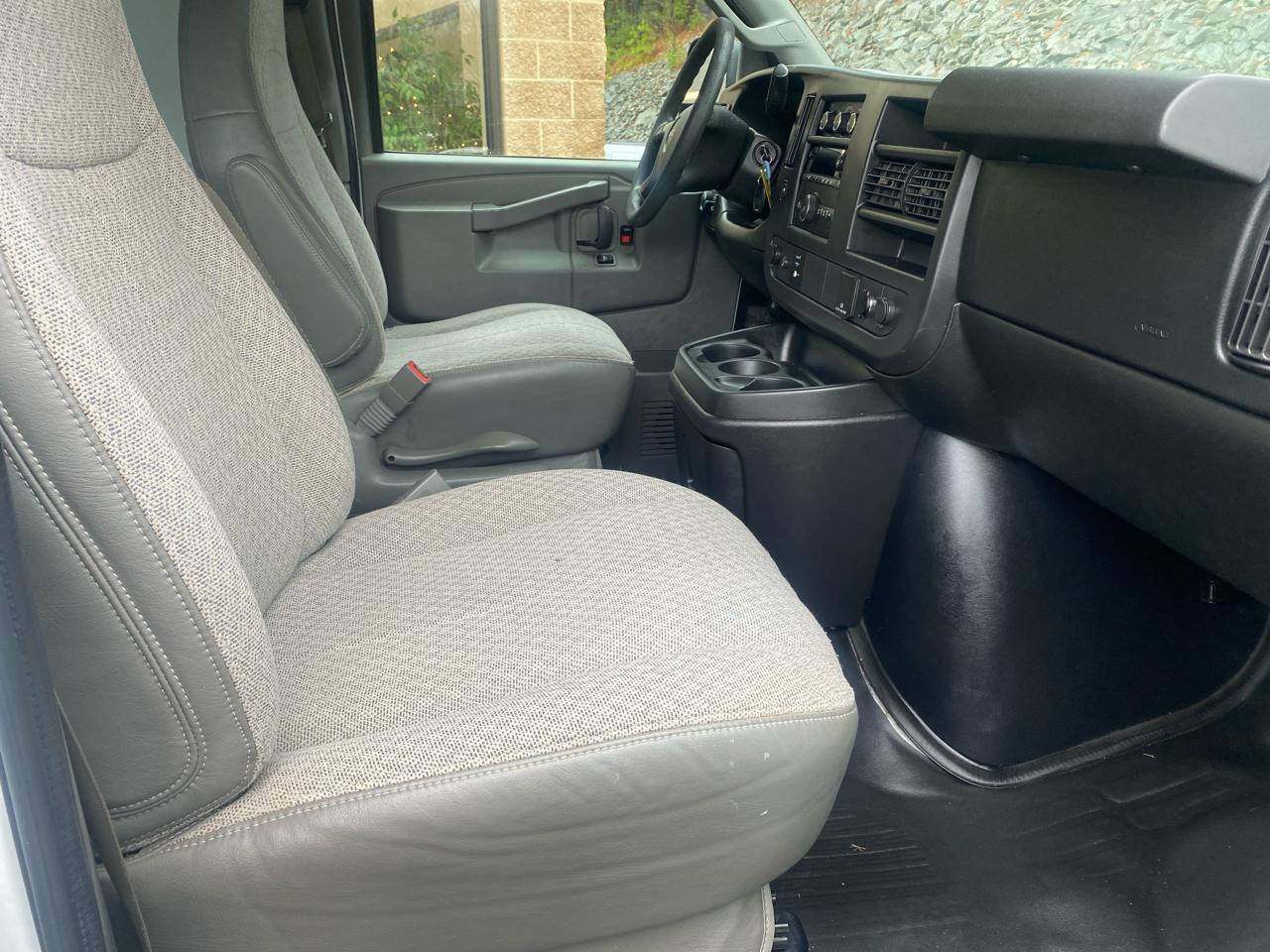 GMC Savana G2500 Cargo 2016