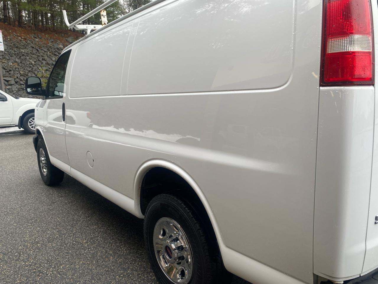 GMC Savana G2500 Cargo 2016