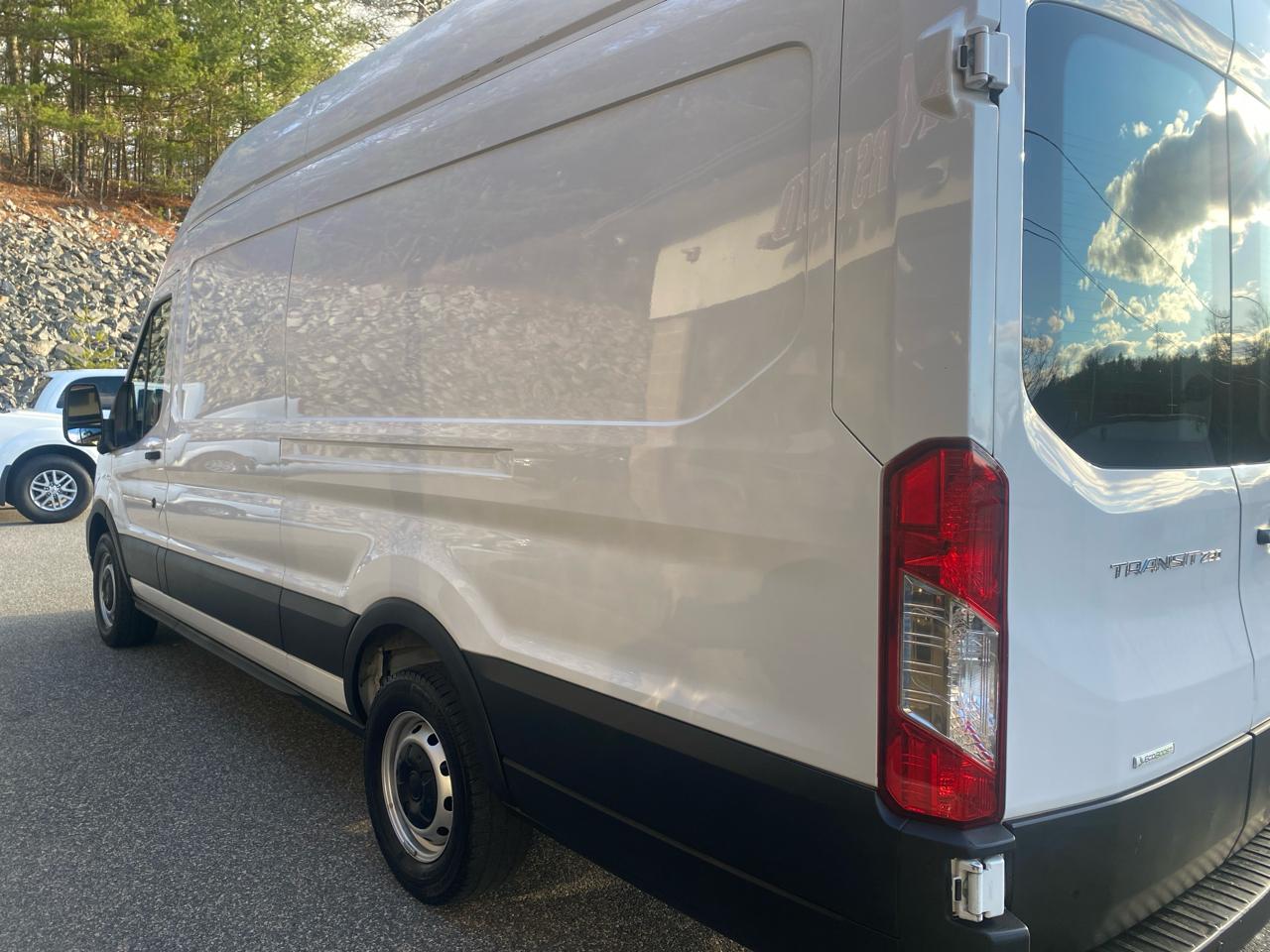 Ford Transit 250 Van High Roof w/Sliding Pass. 148-in. WB EL 2022