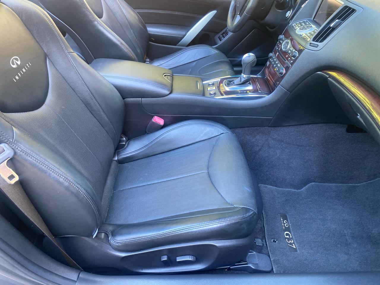Infiniti G Convertible Base 2013