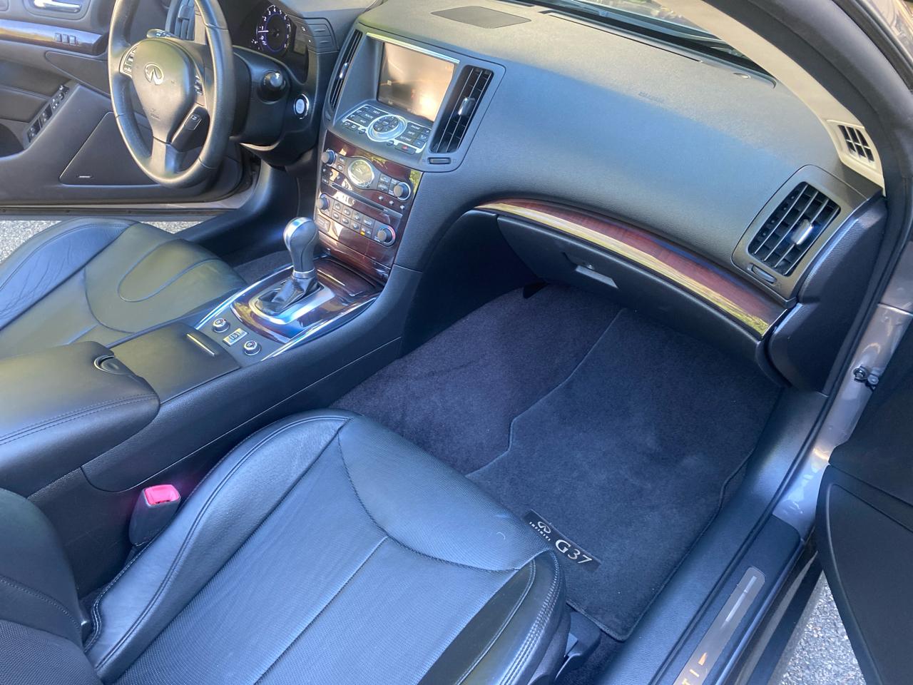 Infiniti G Convertible Base 2013