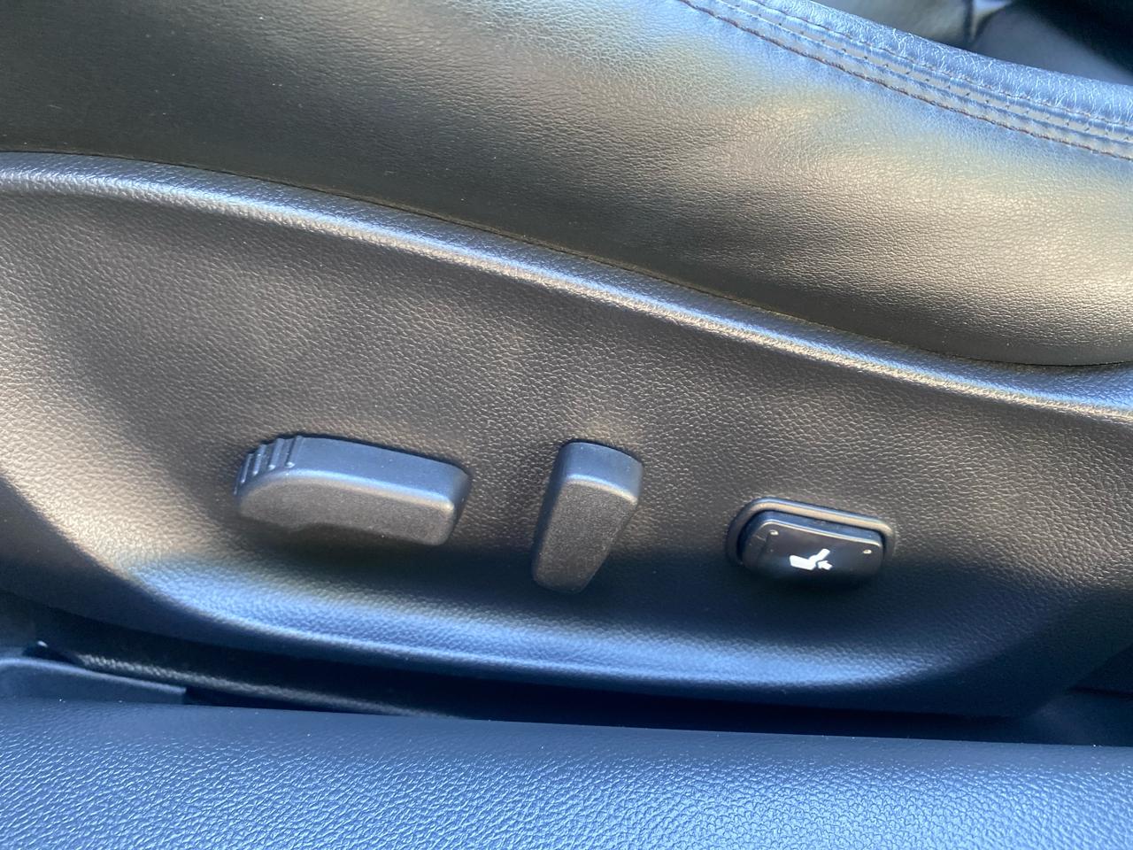 Infiniti G Convertible Base 2013