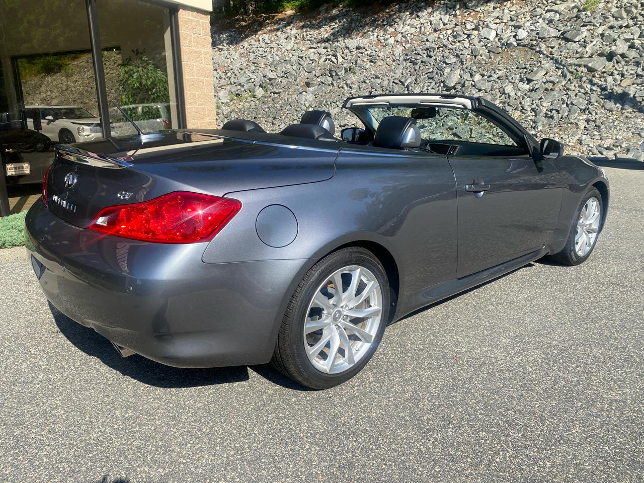 Infiniti G Convertible Base 2013