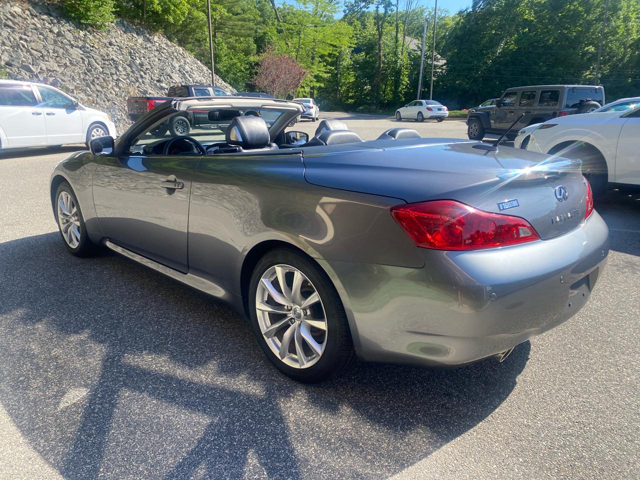 Infiniti G Convertible Base 2013