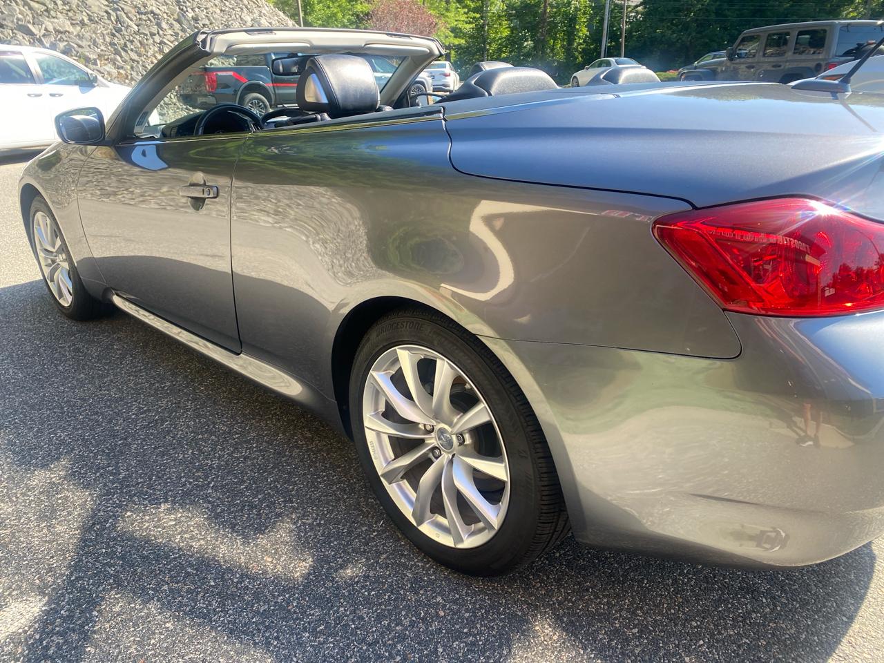 Infiniti G Convertible Base 2013