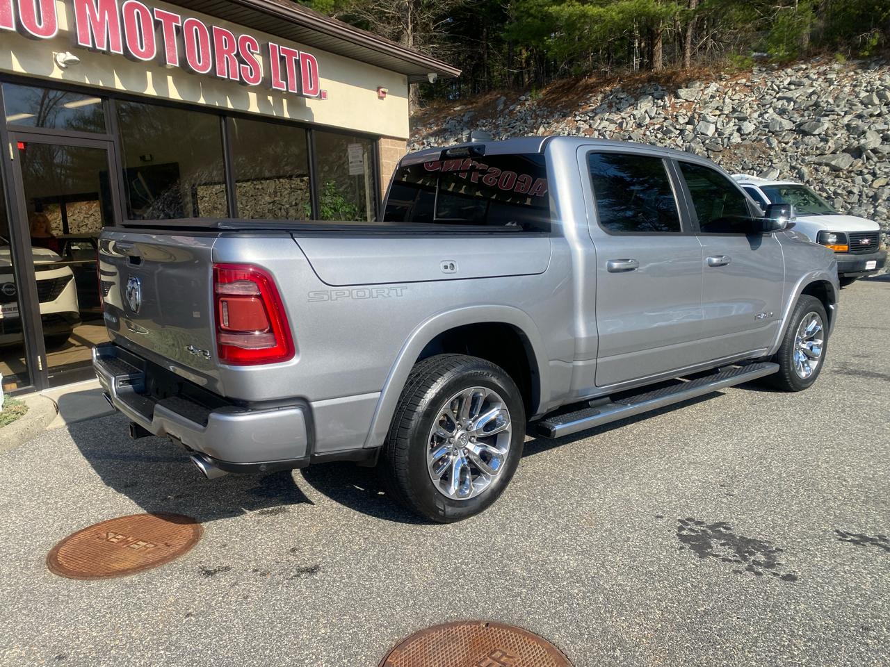 RAM 1500 Laramie Crew Cab SWB 4WD 2021