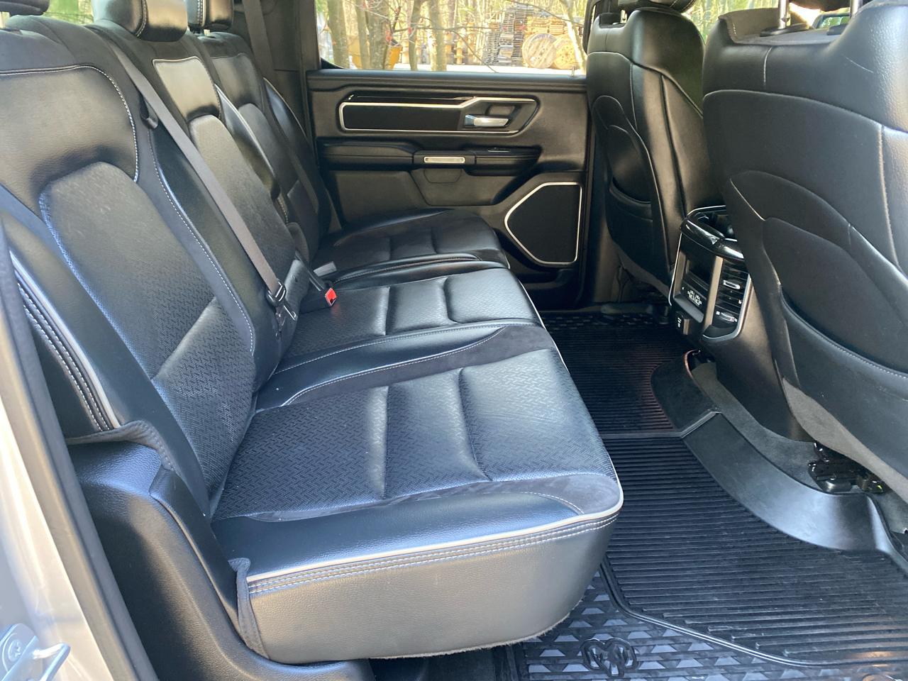 RAM 1500 Laramie Crew Cab SWB 4WD 2021