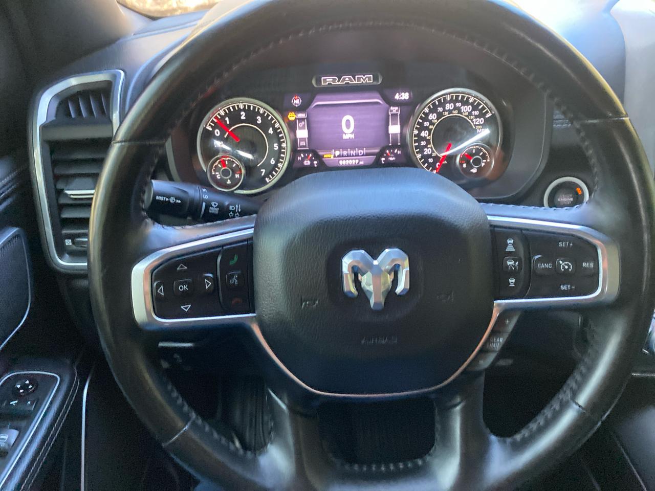 RAM 1500 Laramie Crew Cab SWB 4WD 2021