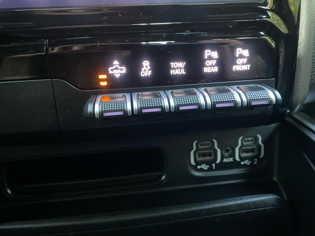 RAM 1500 Laramie Crew Cab SWB 4WD 2021