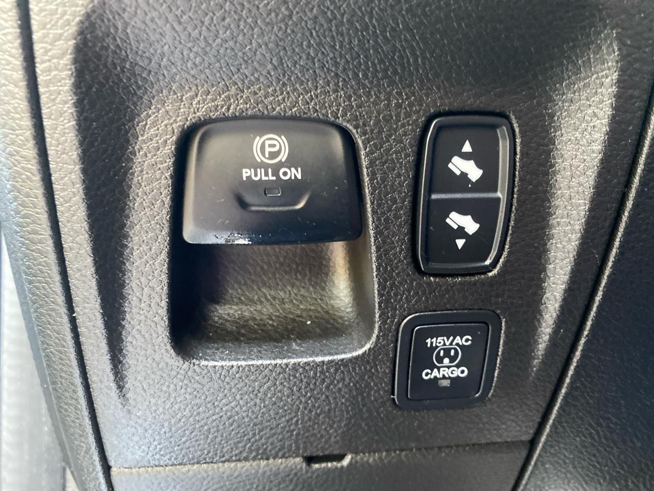 RAM 1500 Laramie Crew Cab SWB 4WD 2021