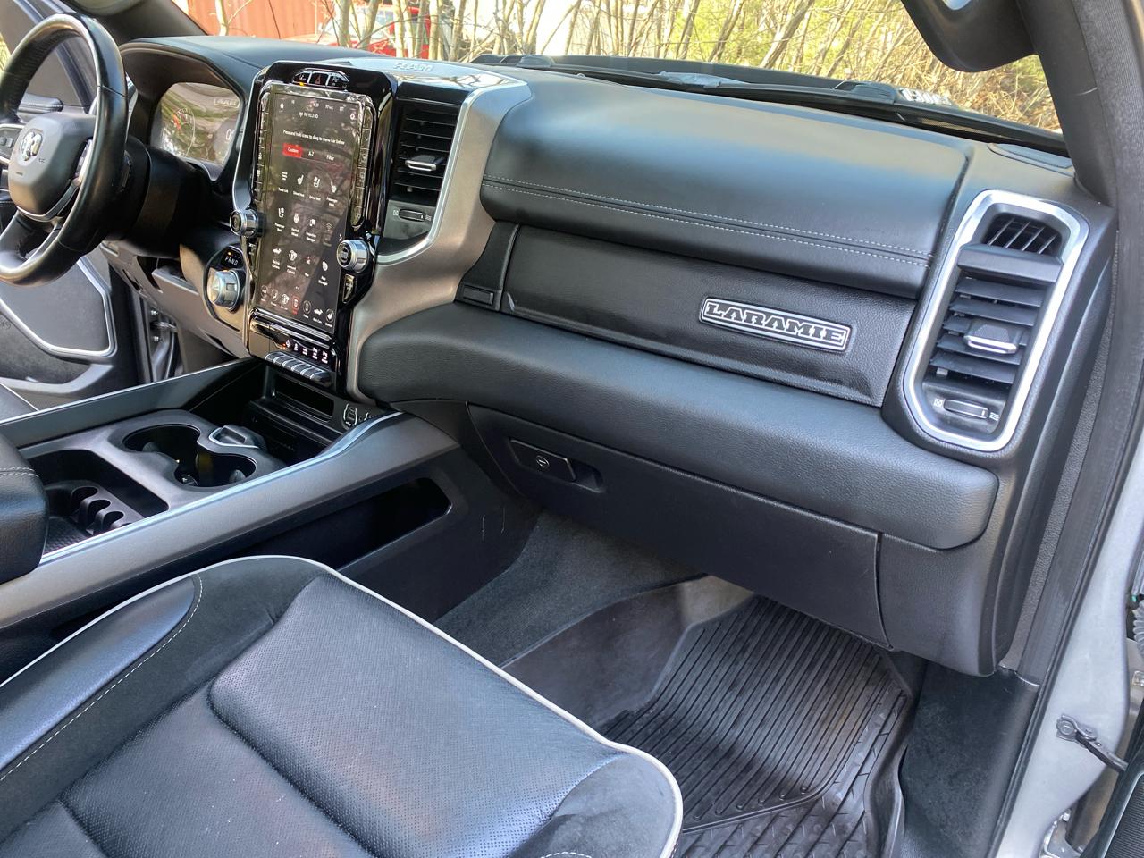 RAM 1500 Laramie Crew Cab SWB 4WD 2021