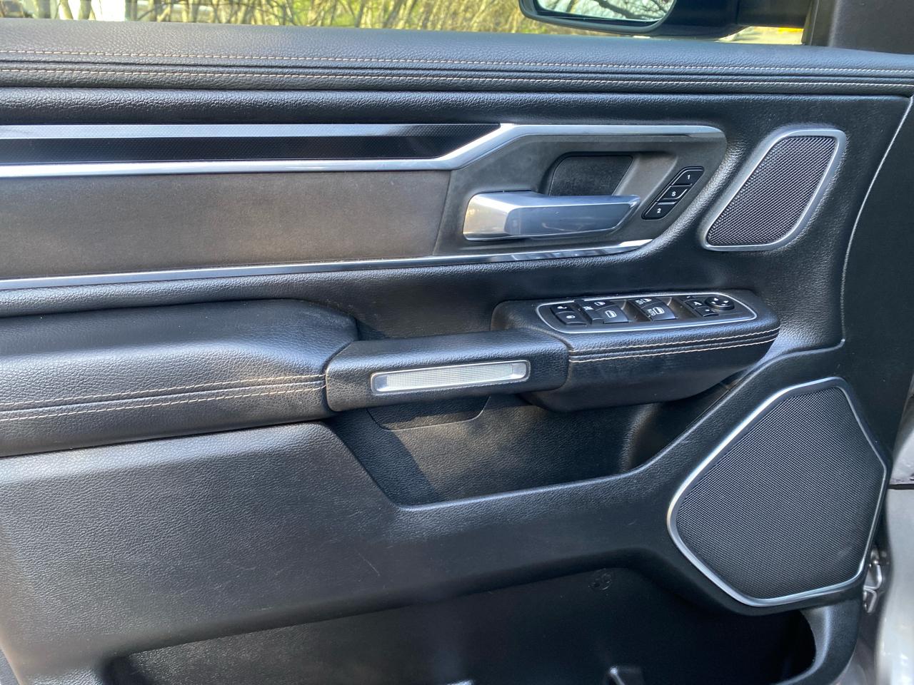 RAM 1500 Laramie Crew Cab SWB 4WD 2021