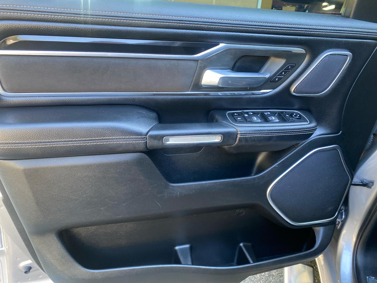 RAM 1500 Laramie Crew Cab SWB 4WD 2021