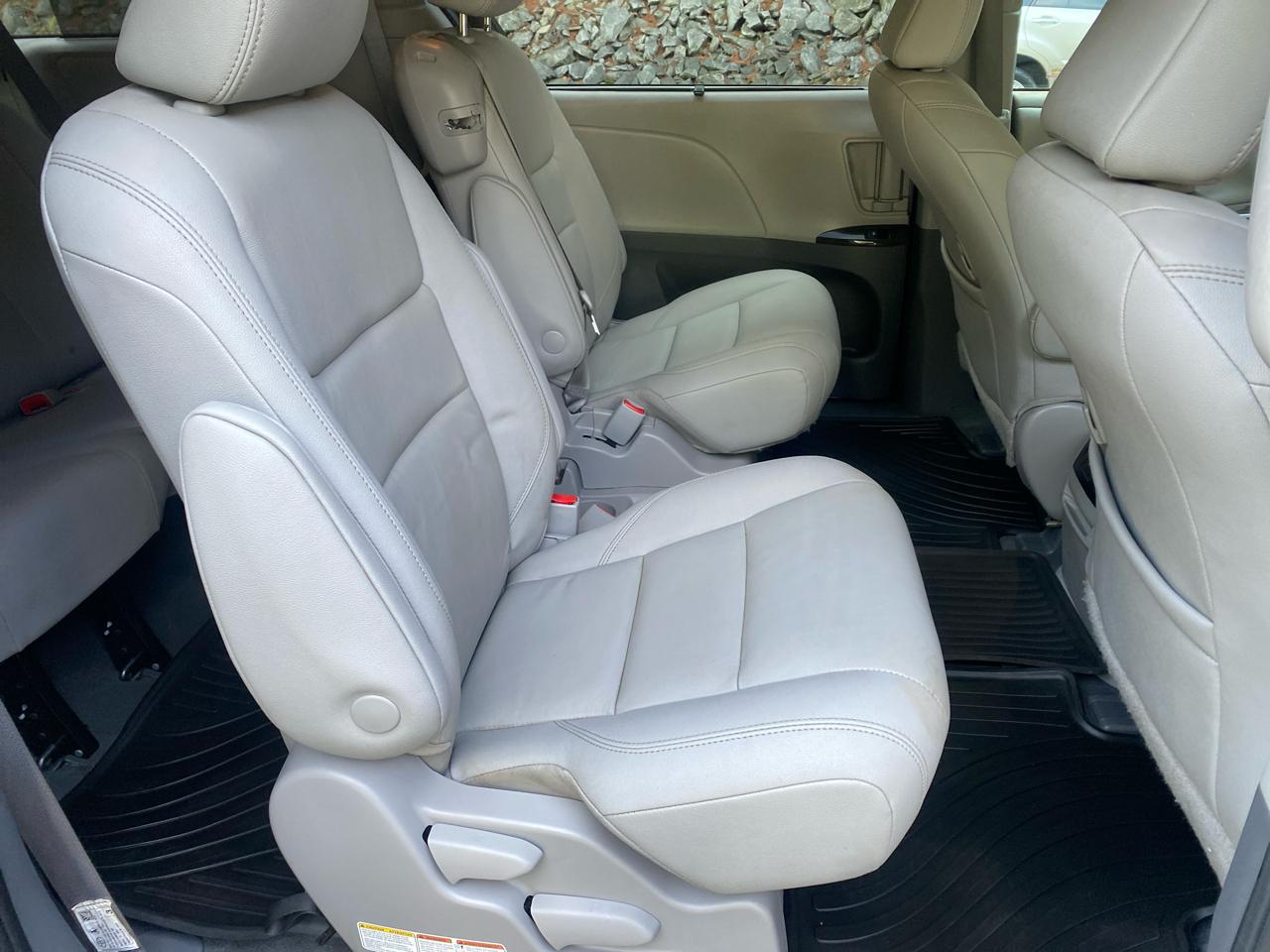 Toyota Sienna XLE FWD 8-Passenger V6 2020