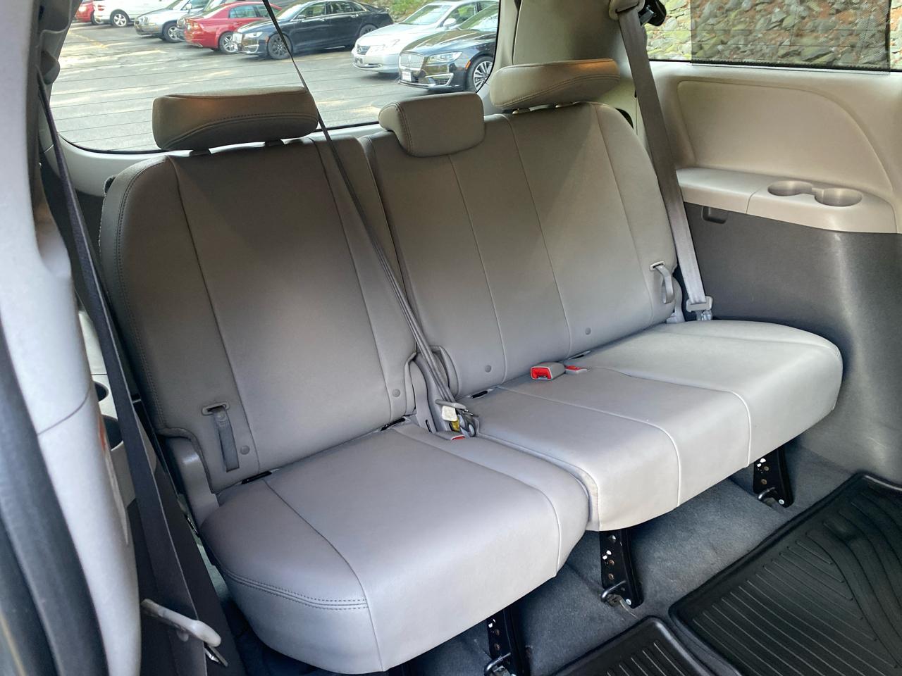 Toyota Sienna XLE FWD 8-Passenger V6 2020