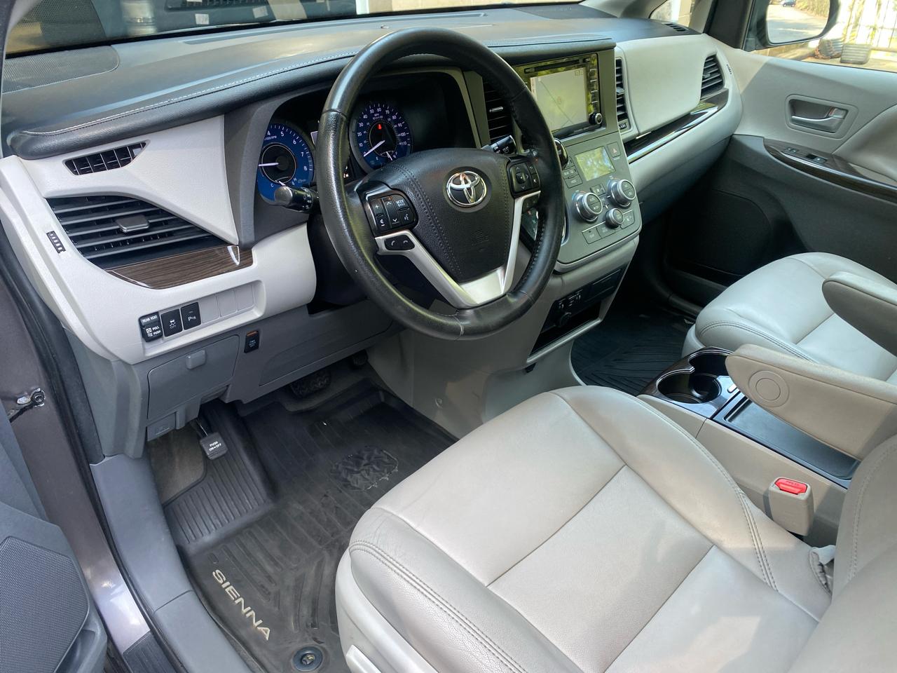 Toyota Sienna XLE FWD 8-Passenger V6 2020