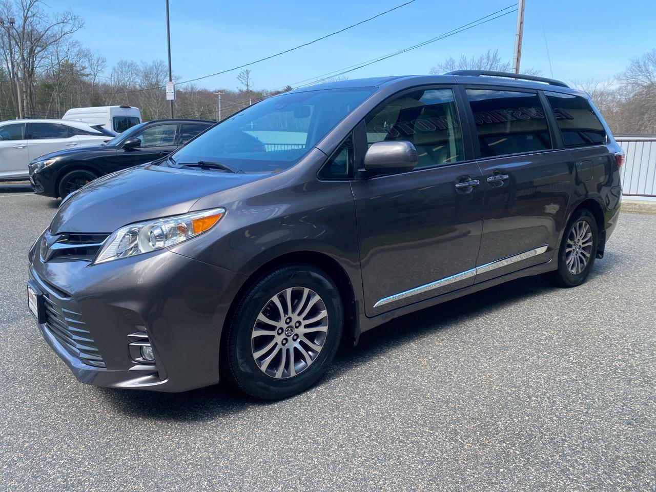 Toyota Sienna XLE FWD 8-Passenger V6 2020