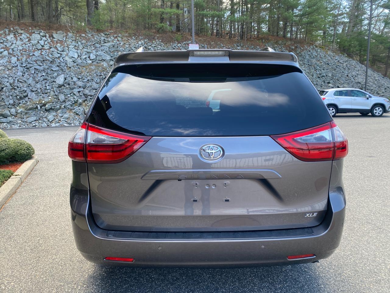 Toyota Sienna XLE FWD 8-Passenger V6 2020