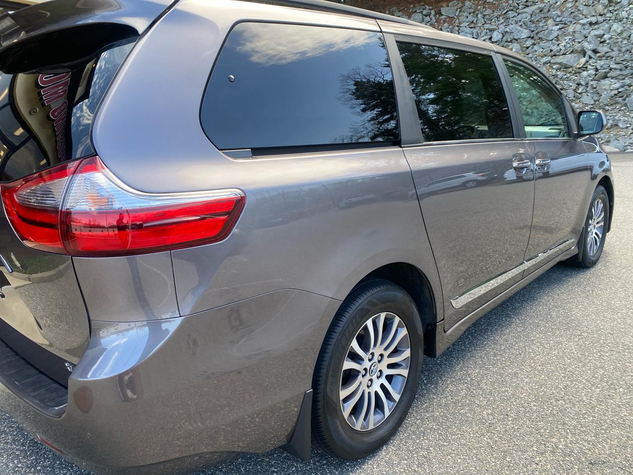 Toyota Sienna XLE FWD 8-Passenger V6 2020