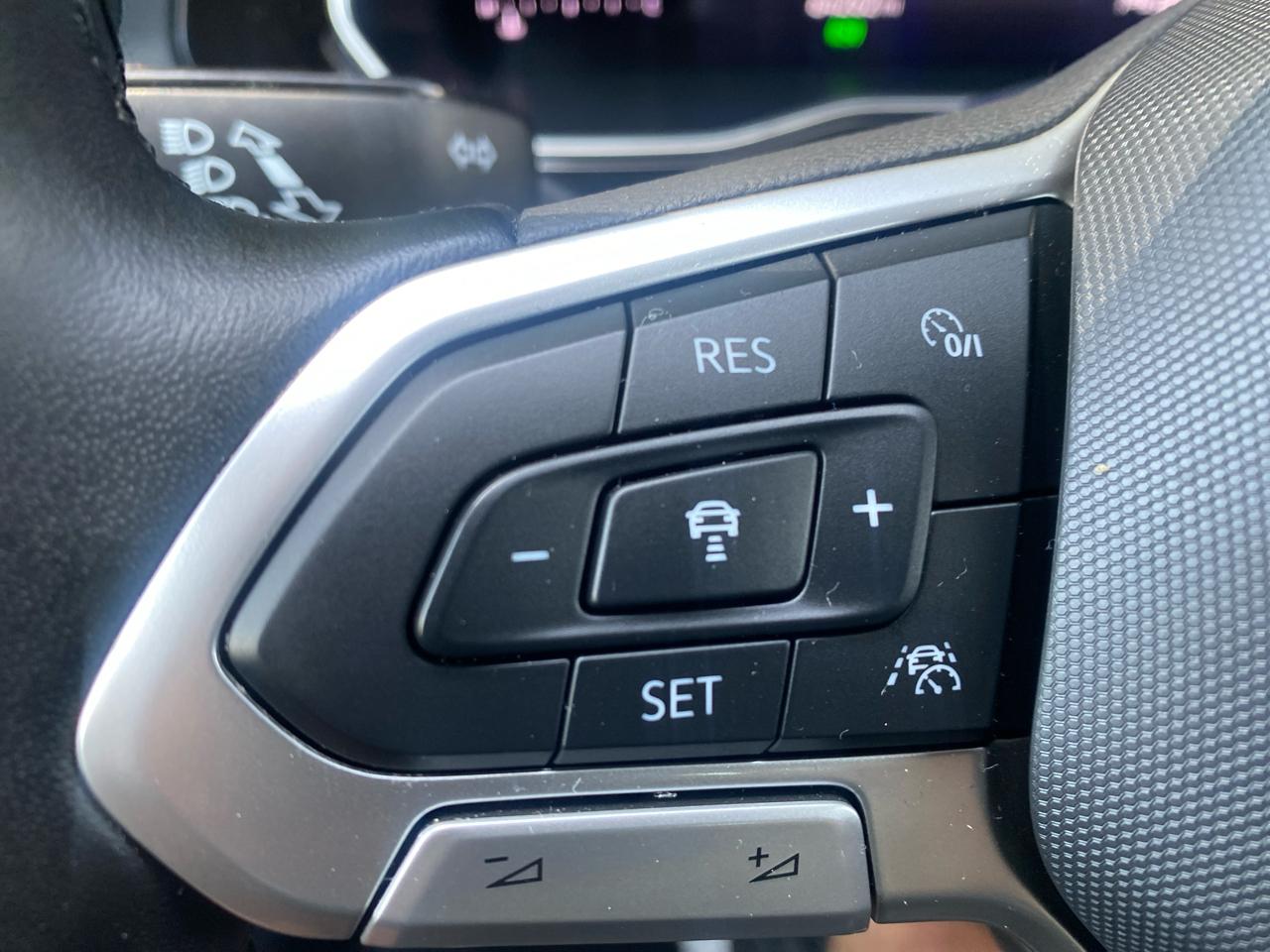 Volkswagen Jetta SE 2024