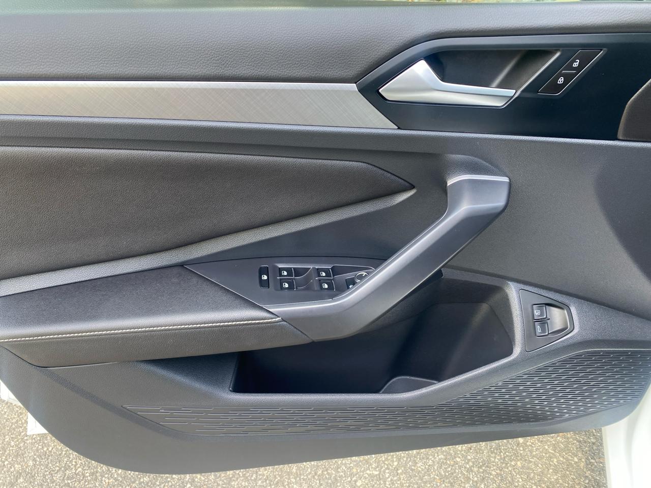 Volkswagen Jetta SE 2024
