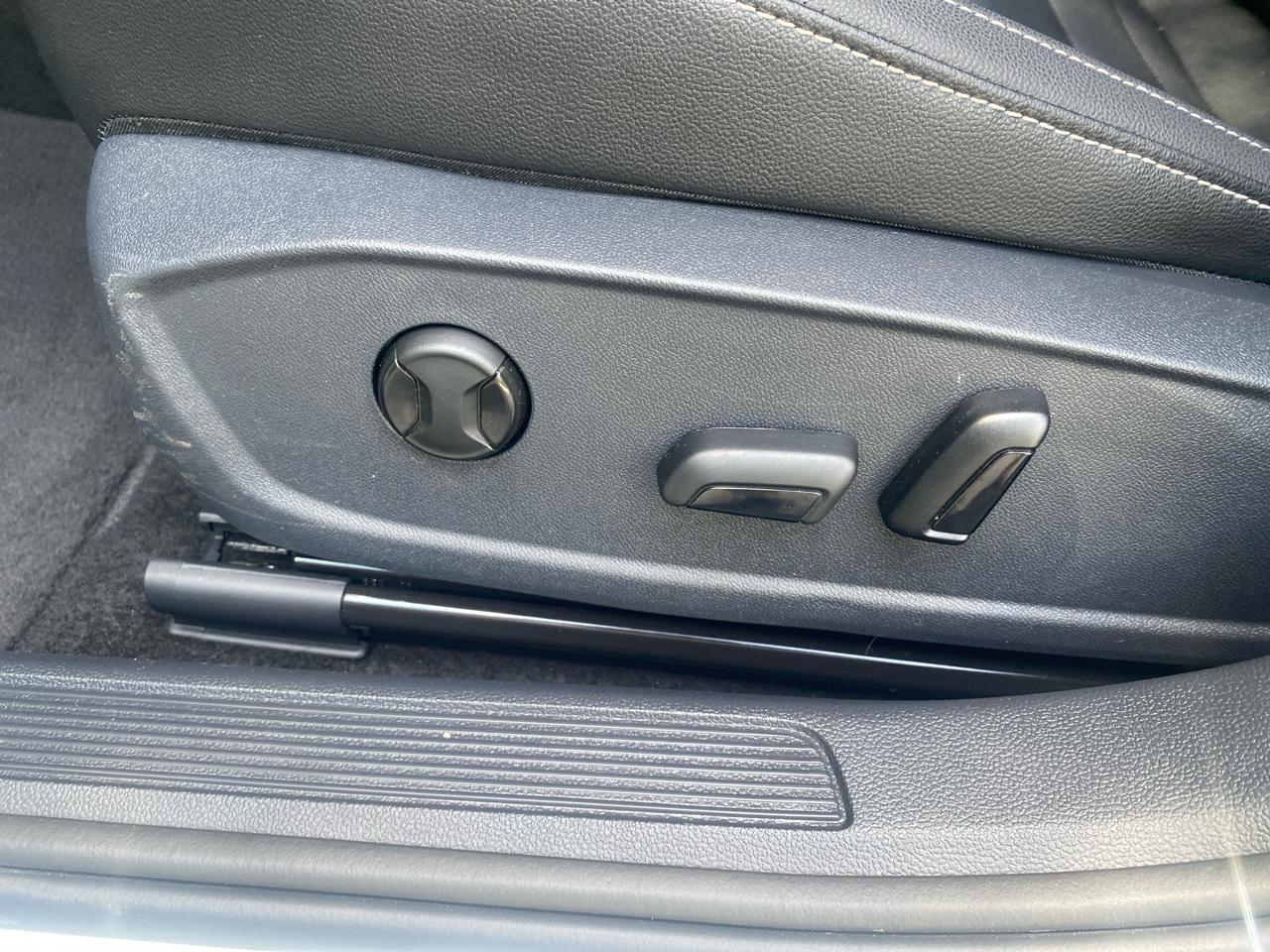 Volkswagen Jetta SE 2024