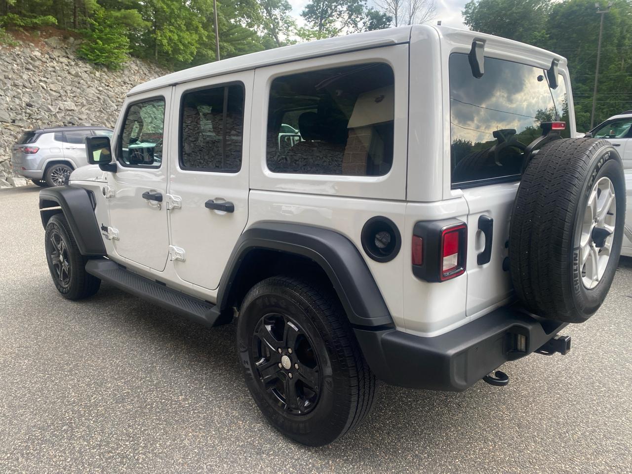 Jeep Wrangler Unlimited Sport 2021