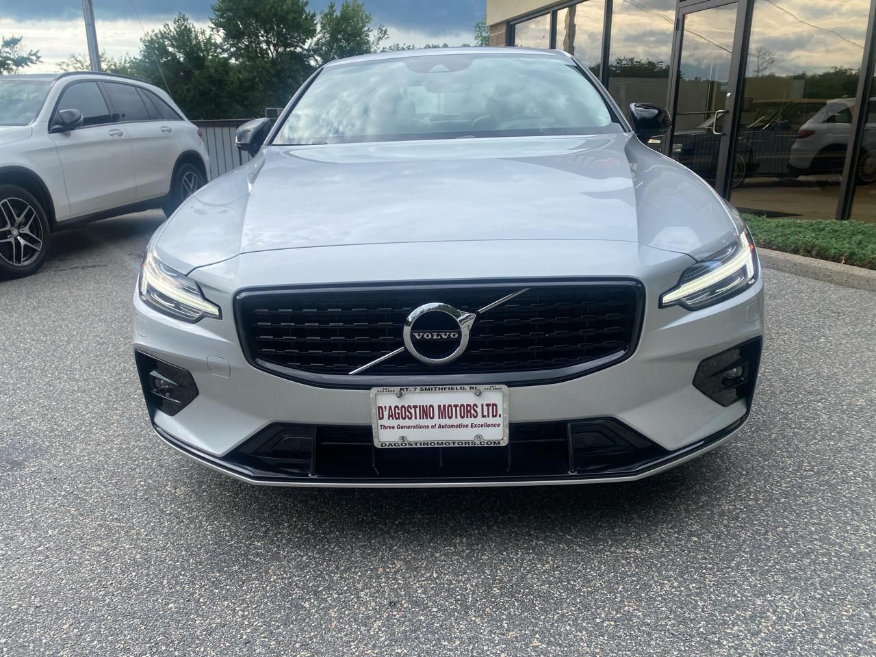 Volvo S60 B5 Momentum AWD 2022