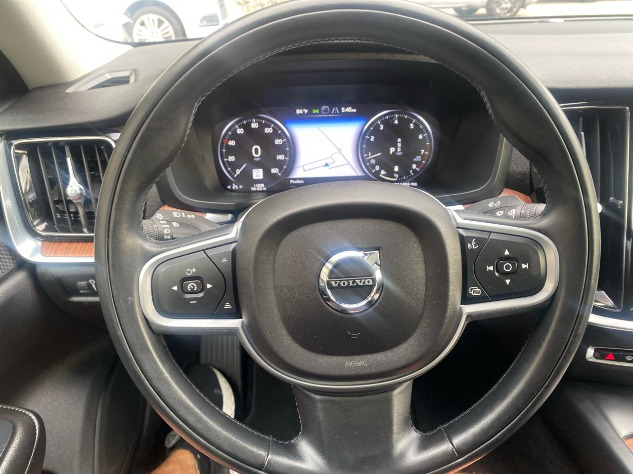 Volvo S60 B5 Momentum AWD 2022