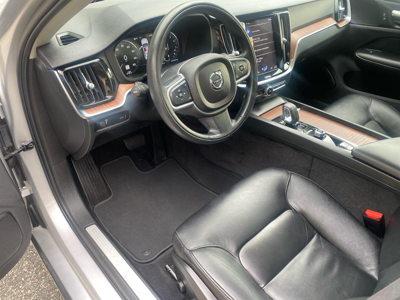 Volvo S60 B5 Momentum AWD 2022