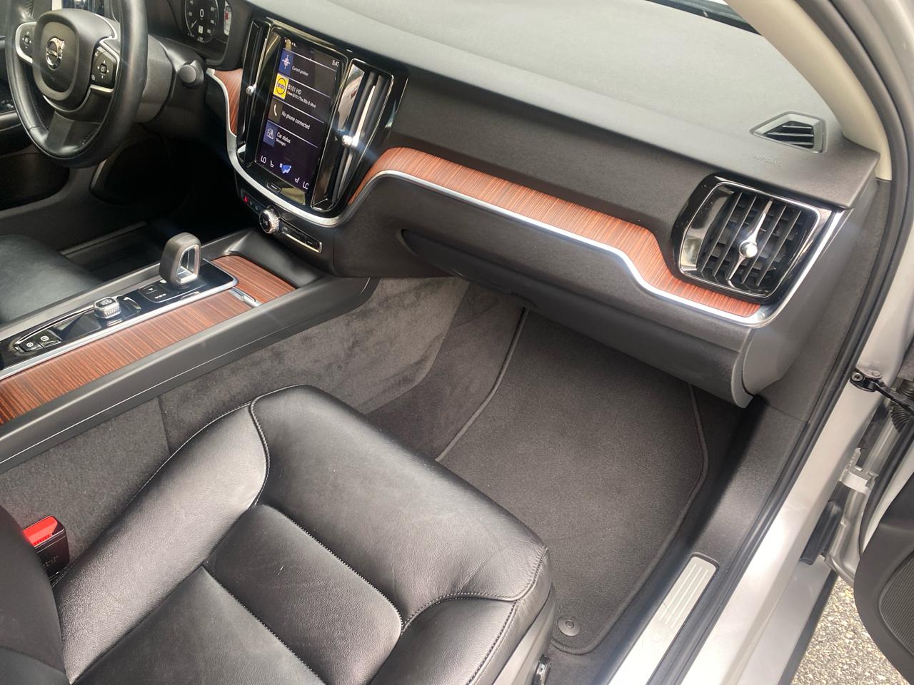 Volvo S60 B5 Momentum AWD 2022