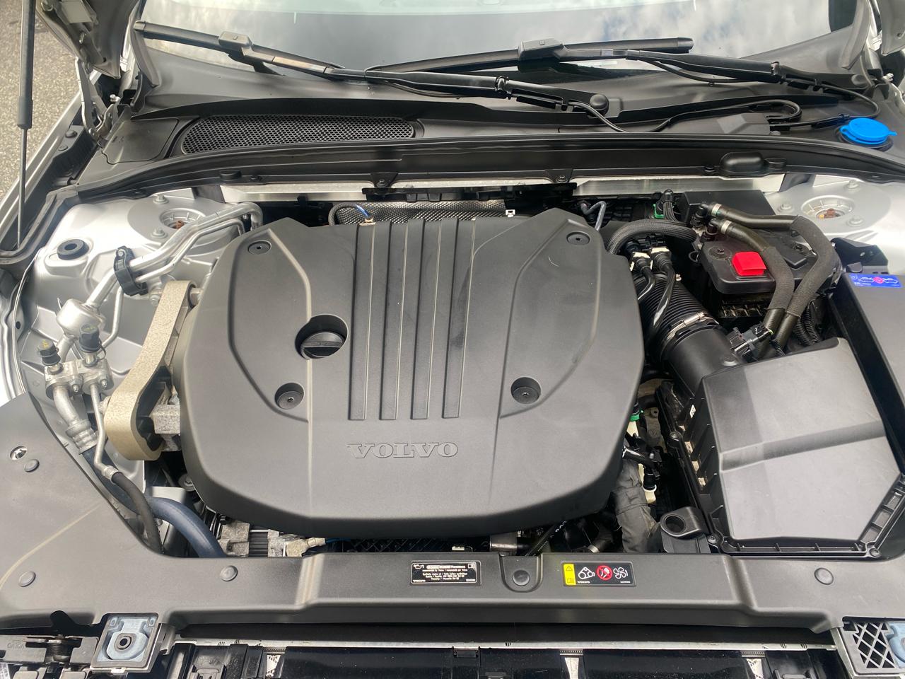 Volvo S60 B5 Momentum AWD 2022