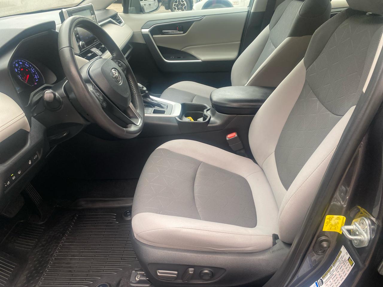 Toyota RAV4 XLE AWD 2019