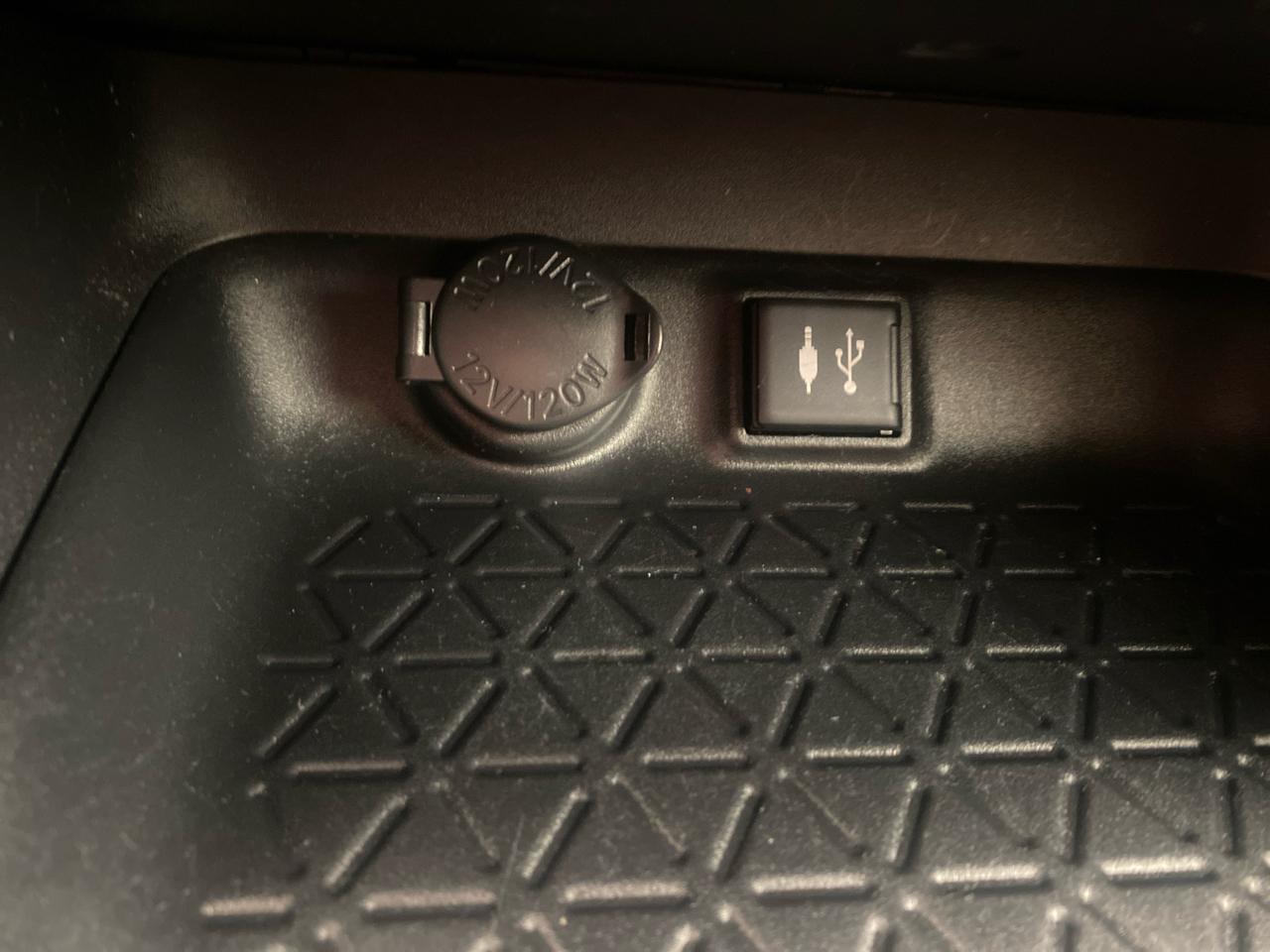 Toyota RAV4 XLE AWD 2019
