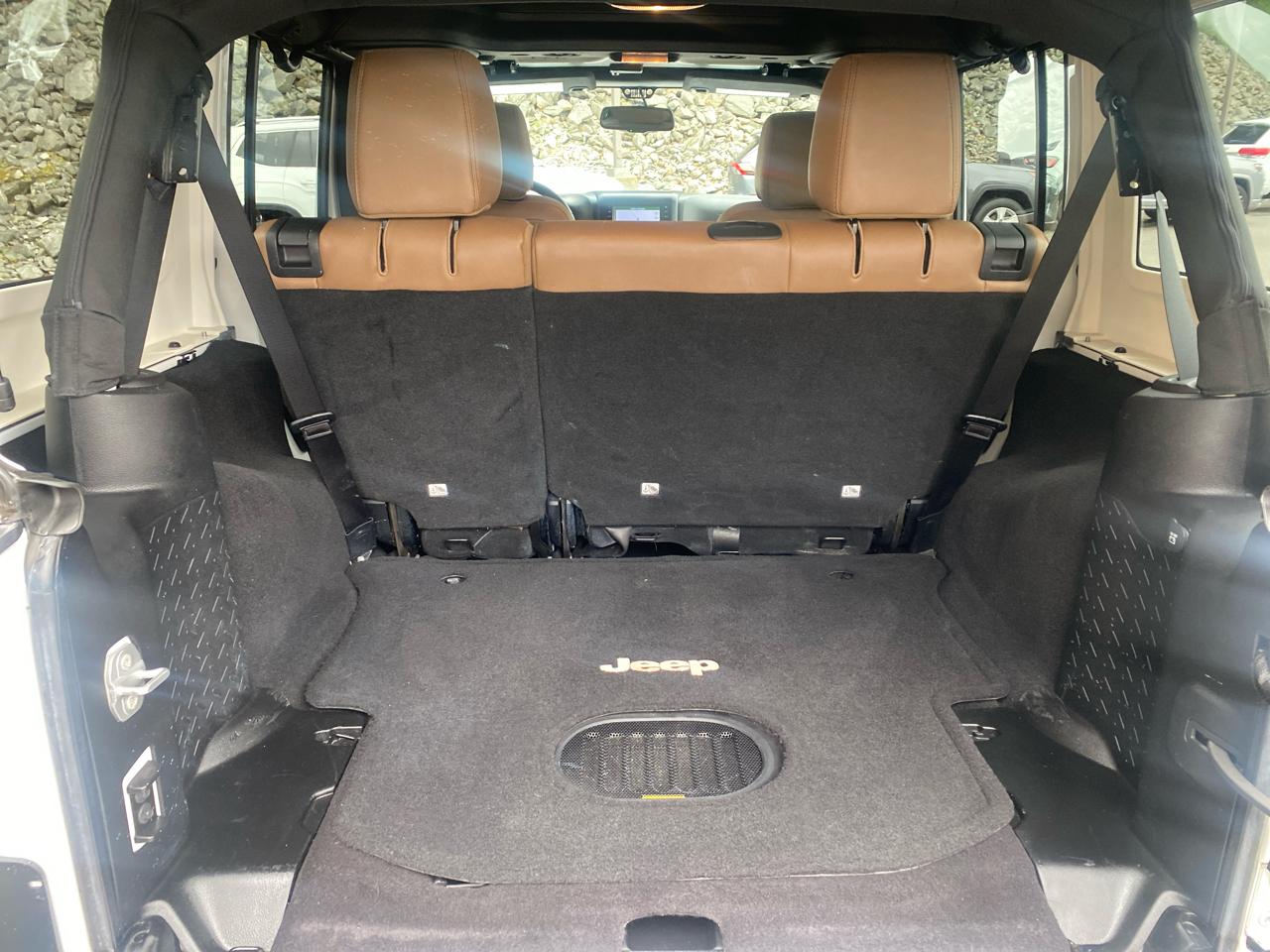 Jeep Wrangler Unlimited Sahara 4WD 2015