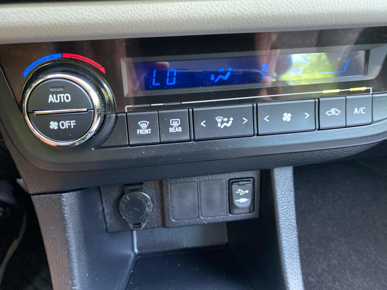 Toyota Corolla LE 2015