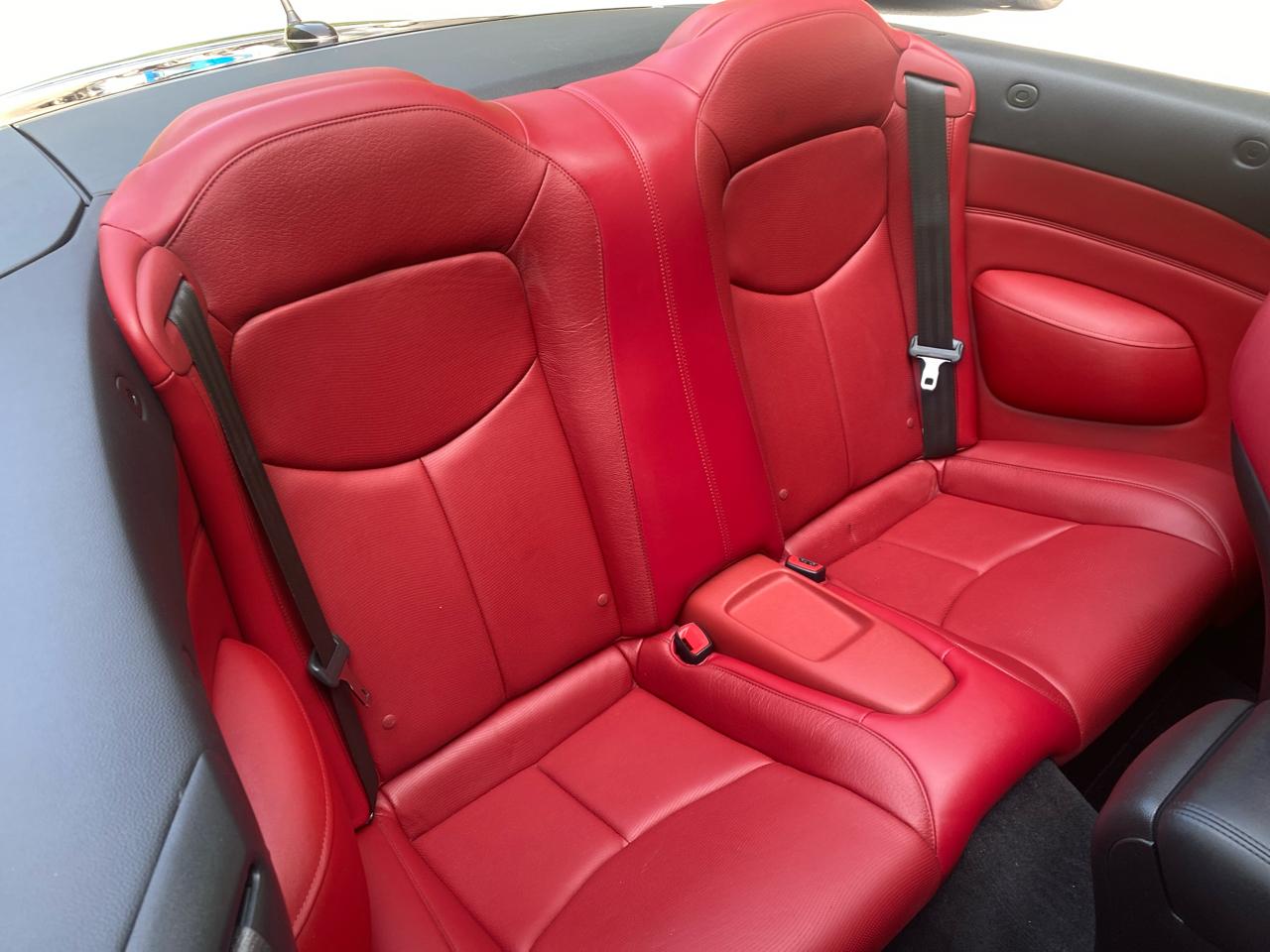 Infiniti G37 Convertible  2011