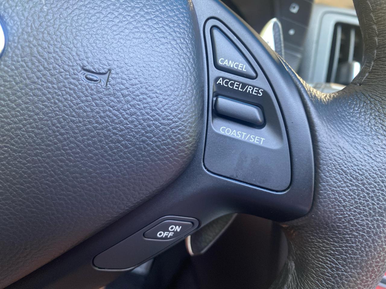 Infiniti G37 Convertible  2011